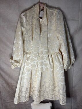 Ivy City Co Cream Floral Jacquard Midi Dress
